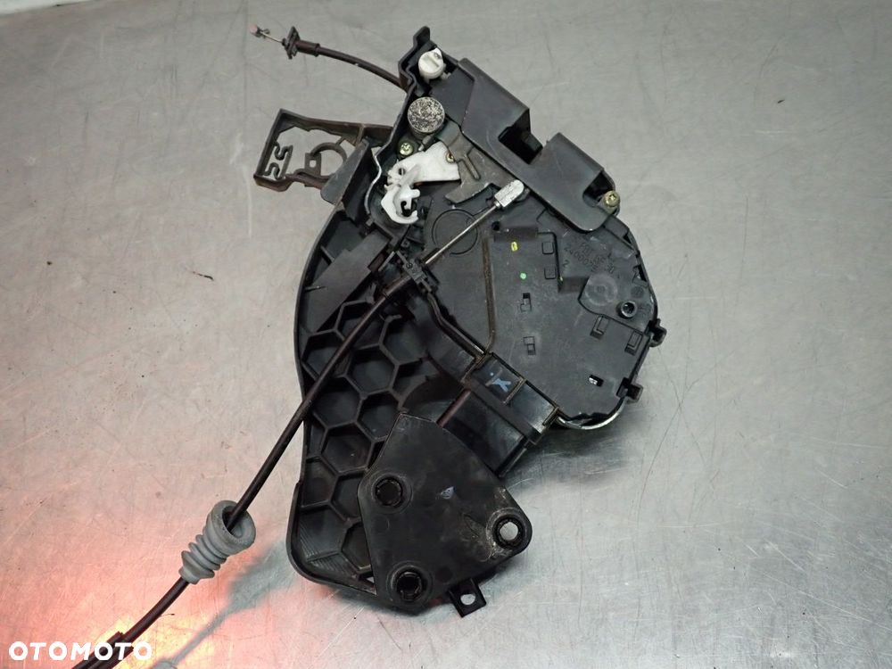 ZAMEK PRAWY TYŁ DRZWI VOLVO S40 II - 2