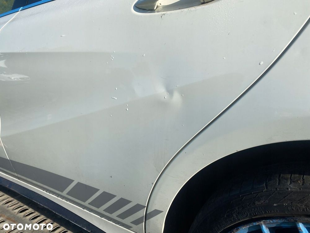 MERCEDES A 176 kpl. drzwi tylne lewe 650 - 2