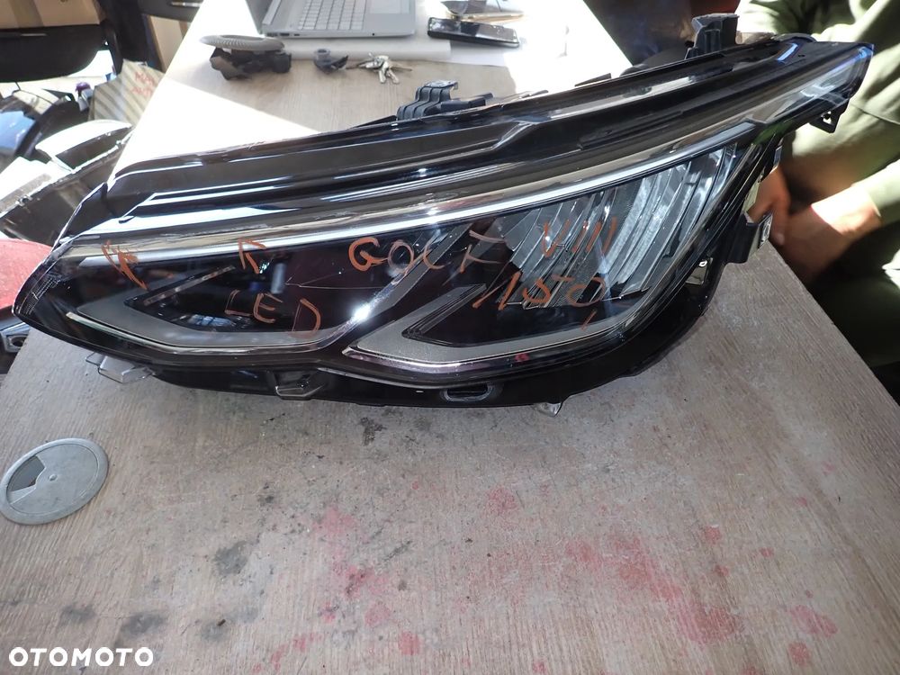 VOLKSWAGEN GOLF VIII LED LAMPA LEWY PRZÓD NA CZĘŚCI 5H1941005 - 2
