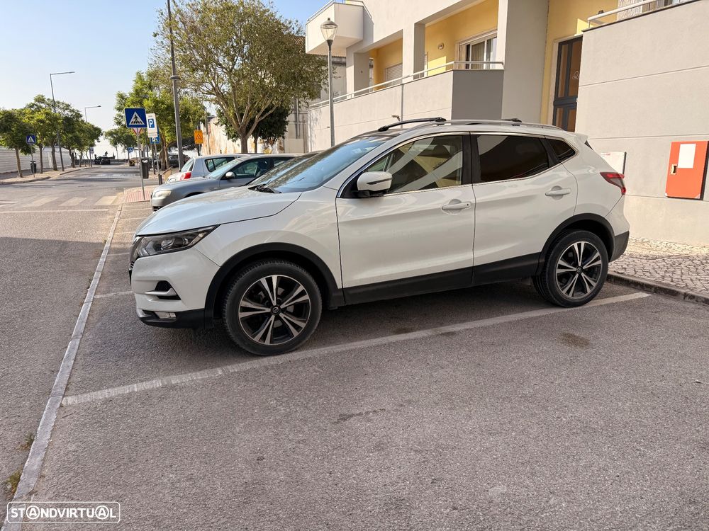 Nissan Qashqai 1.3 DIG-T N-Connecta J18 - 1
