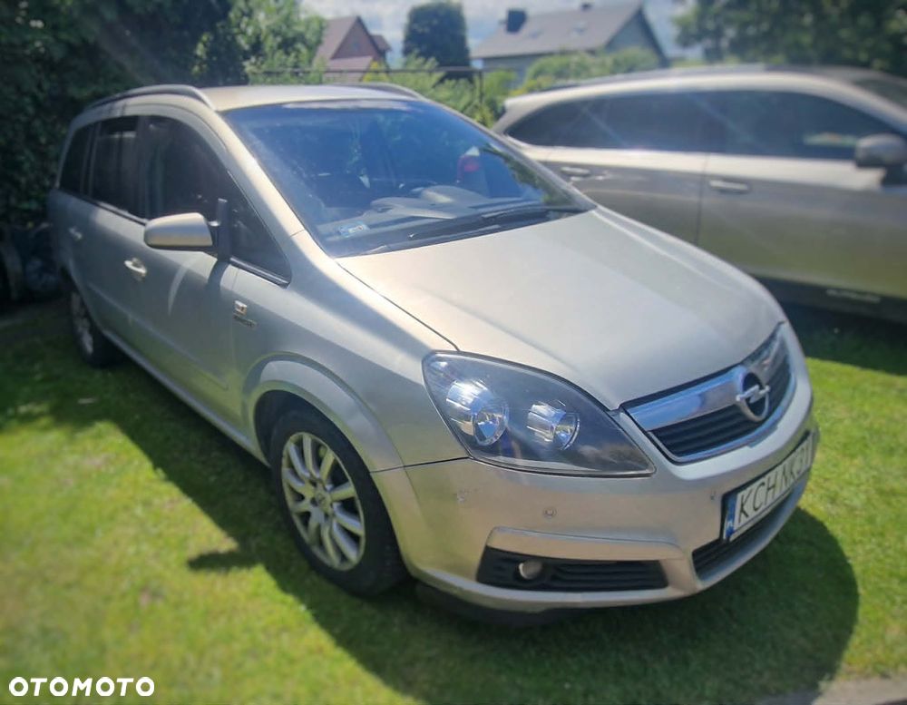 Opel Zafira - 1