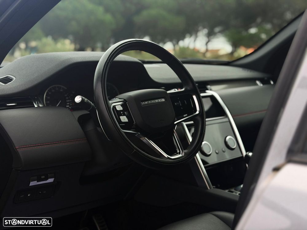 Land Rover Discovery Sport P300e R-Dynamic SE - 8