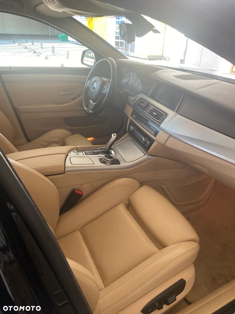 BMW Seria 5 520d xDrive - 13