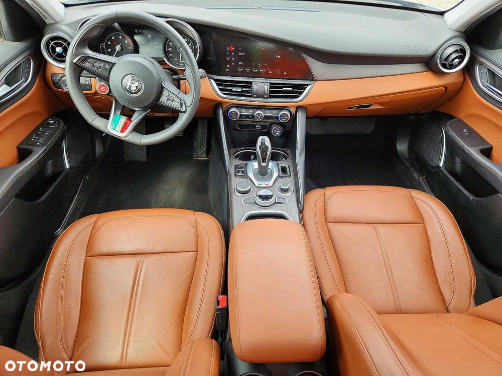 Alfa Romeo Giulia 2.0 Turbo TI Q4 - 8