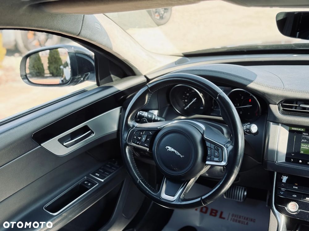 Jaguar XF 2.0 i4D Prestige - 25
