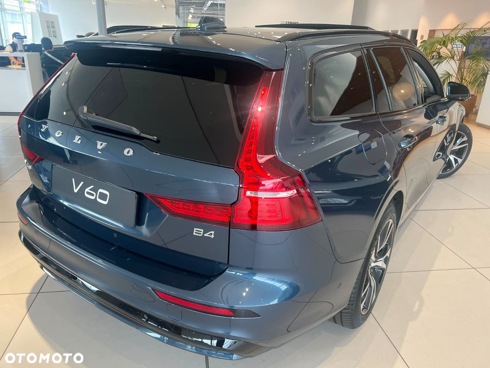 Volvo V60 B4 B Ultimate Dark - 2