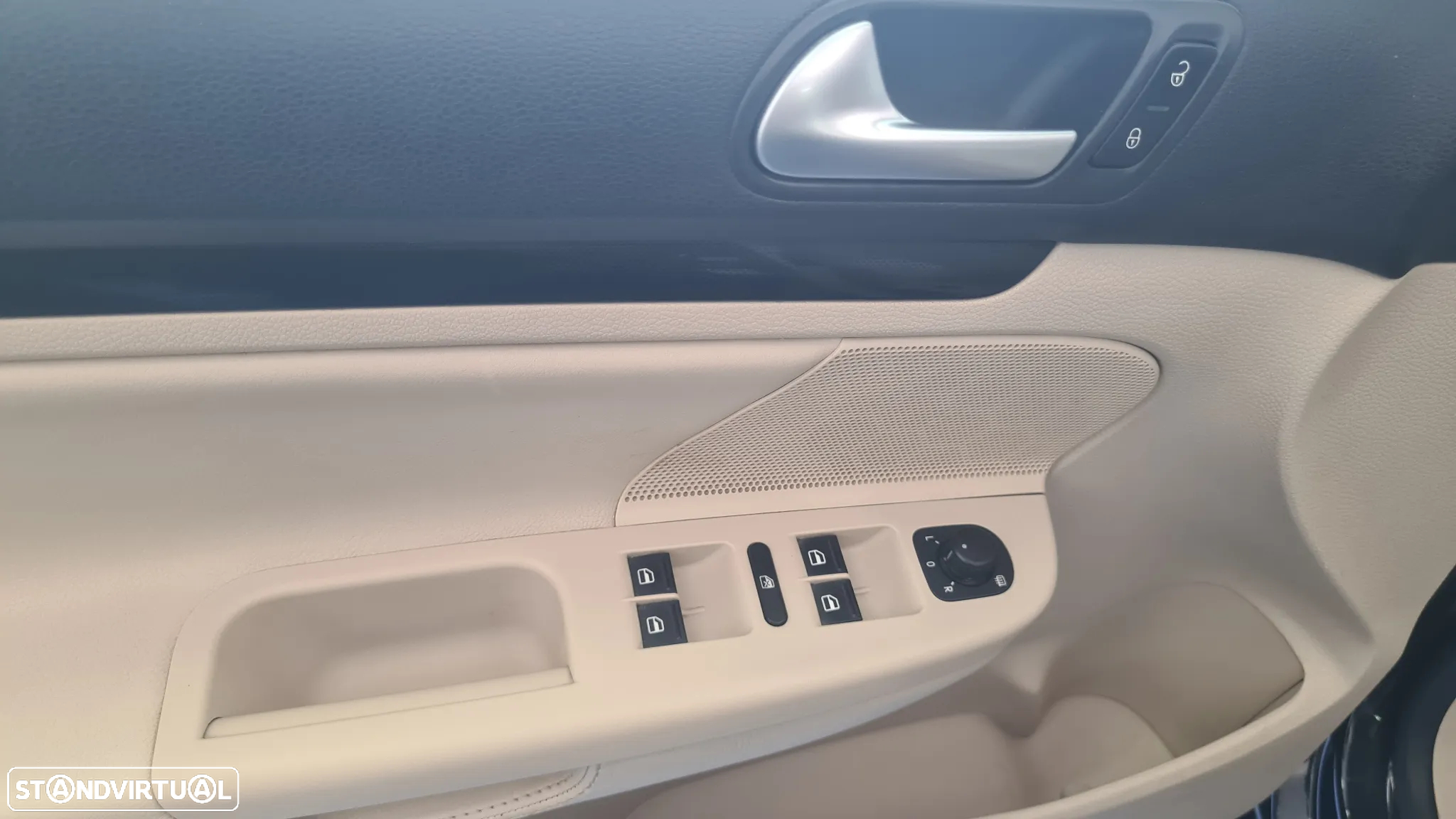 VW Golf Variant 1.6 TDi Confortline - 19