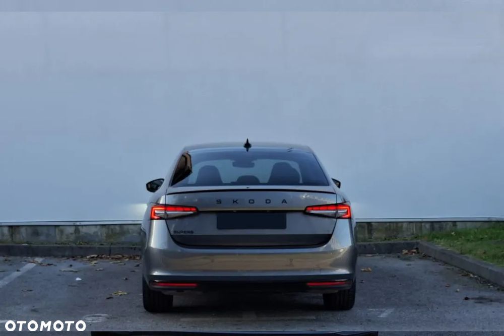 Skoda Superb 1.5 TSI Sportline DSG - 7