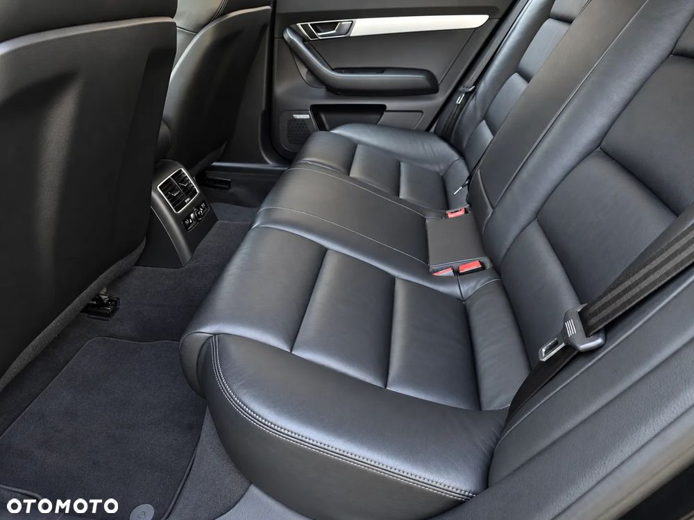 Audi A6 Avant - 16