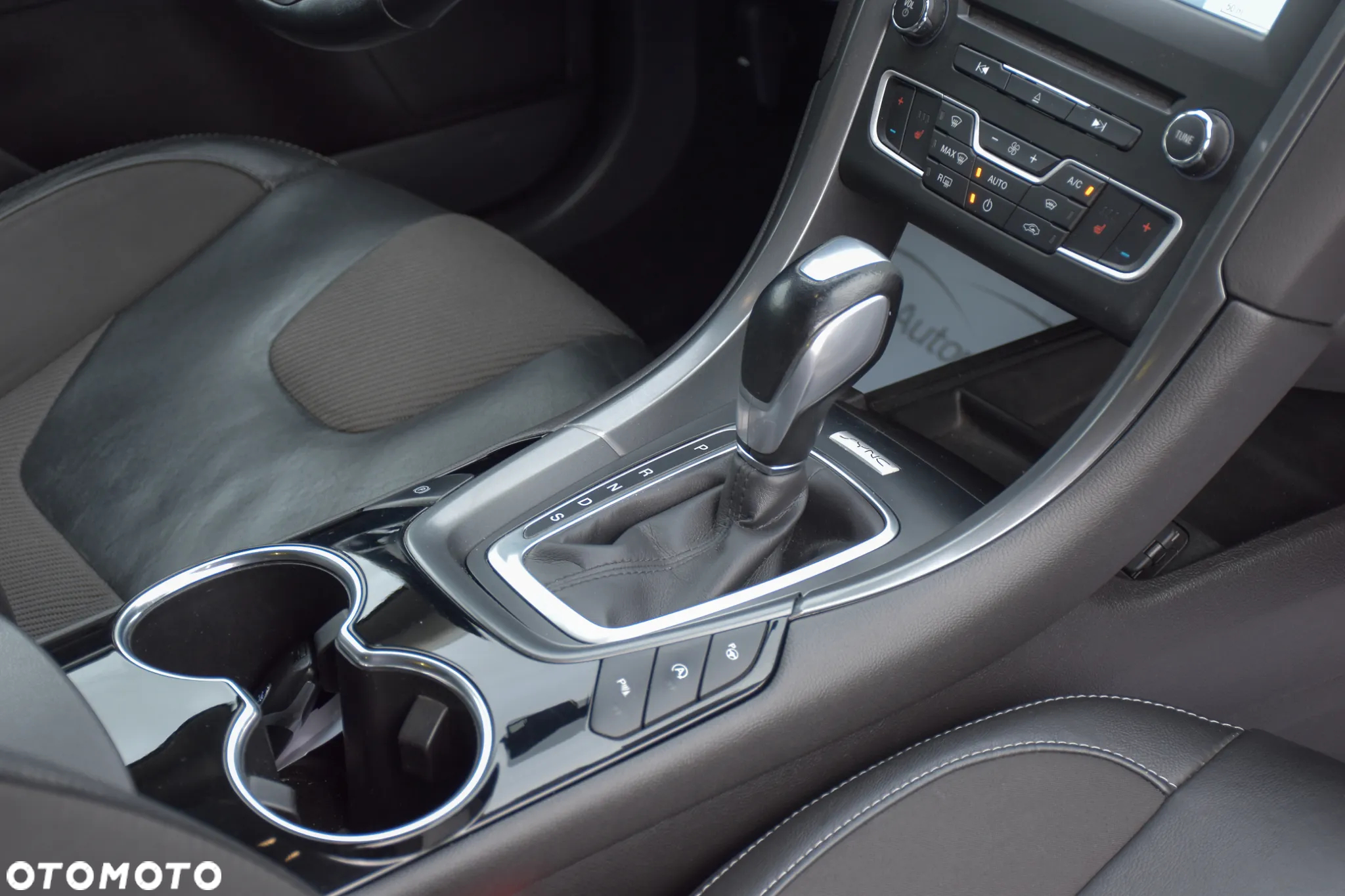 Ford Mondeo Turnier 2.0 TDCi Bi-Turbo PowerShift-Aut ST-Line - 27