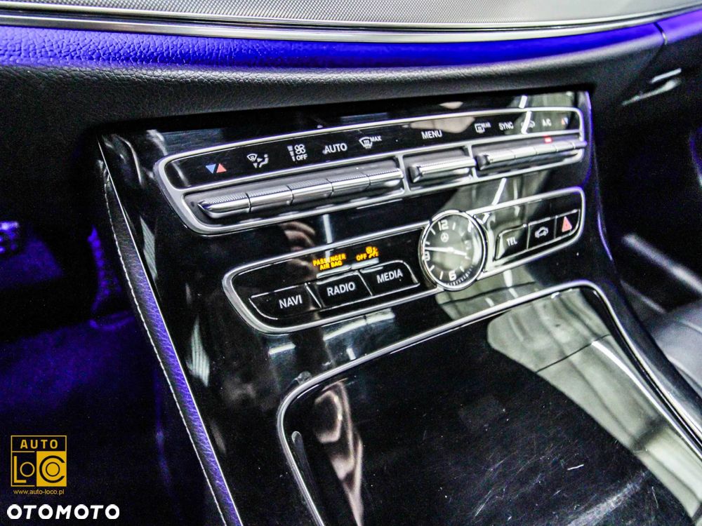 Mercedes-Benz Klasa E 300 9G-TRONIC AMG Line - 26