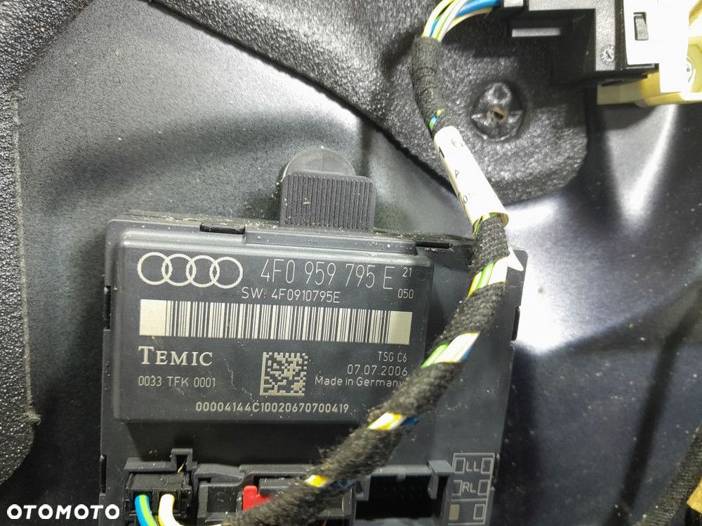 AUDI A6 C6 SEDAN DRZWI TYŁ LEWE LZ5D - 9