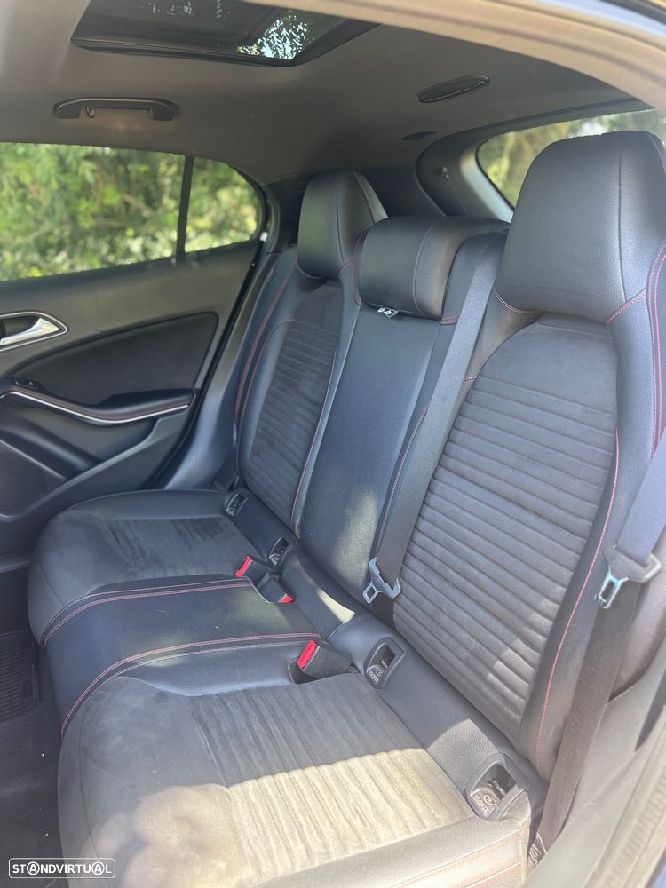 Mercedes-Benz GLA 220 d 4Matic 7G-DCT AMG Line - 12