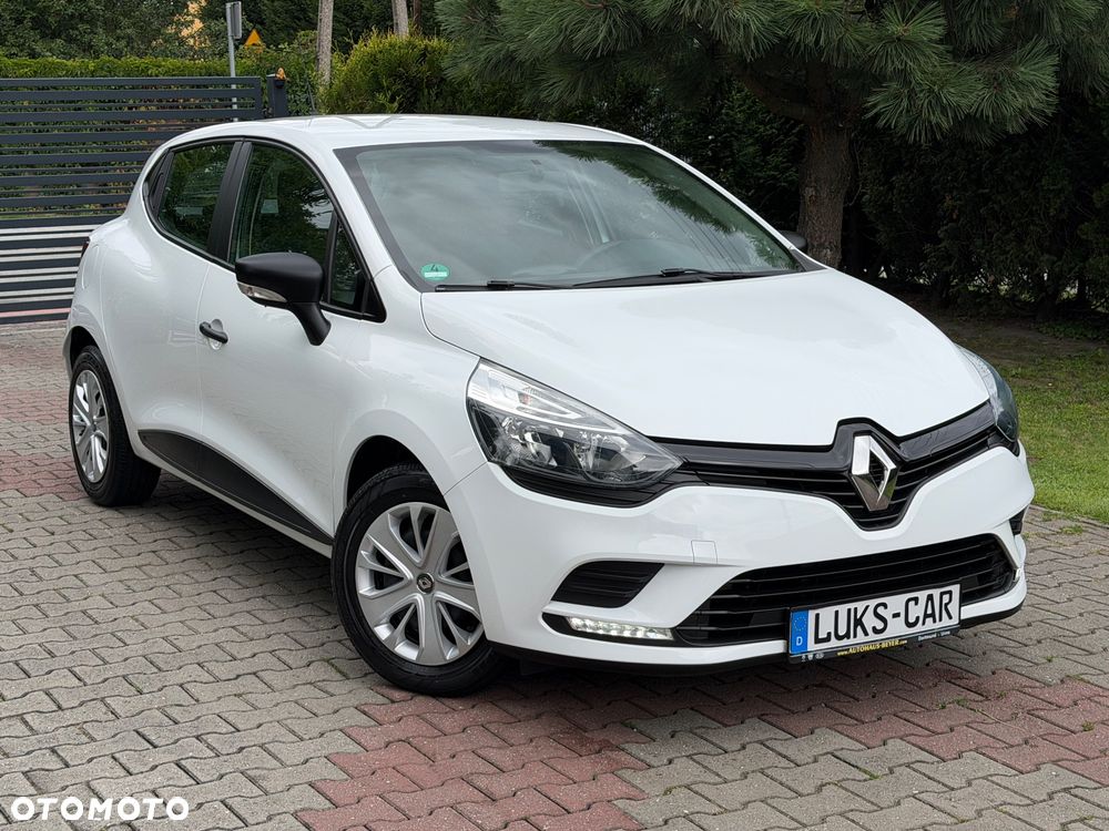 Renault Clio 1.2 16V 75 Limited - 11