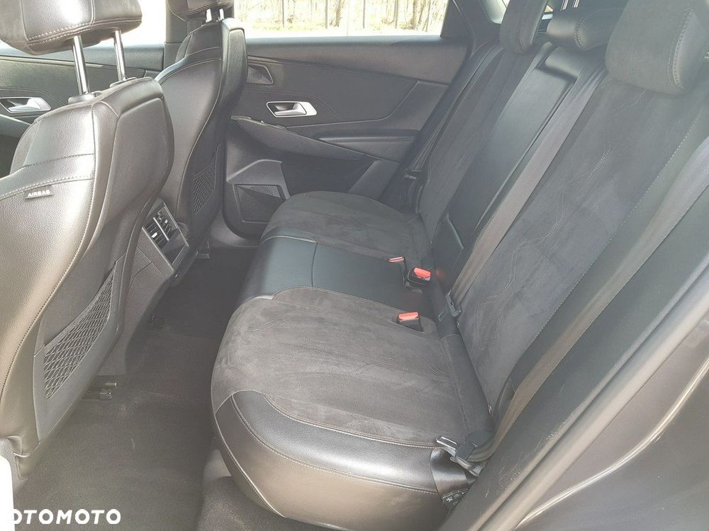 DS Automobiles DS 7 Crossback - 11