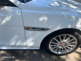 Jaguar XE 2.0 D R-Sport - 52