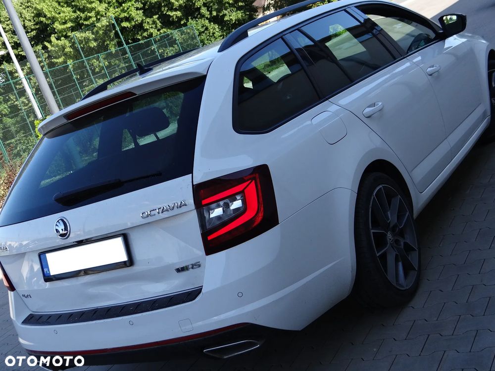 Skoda Octavia 2.0 TDI (Green tec) 4x4 DSG RS - 17