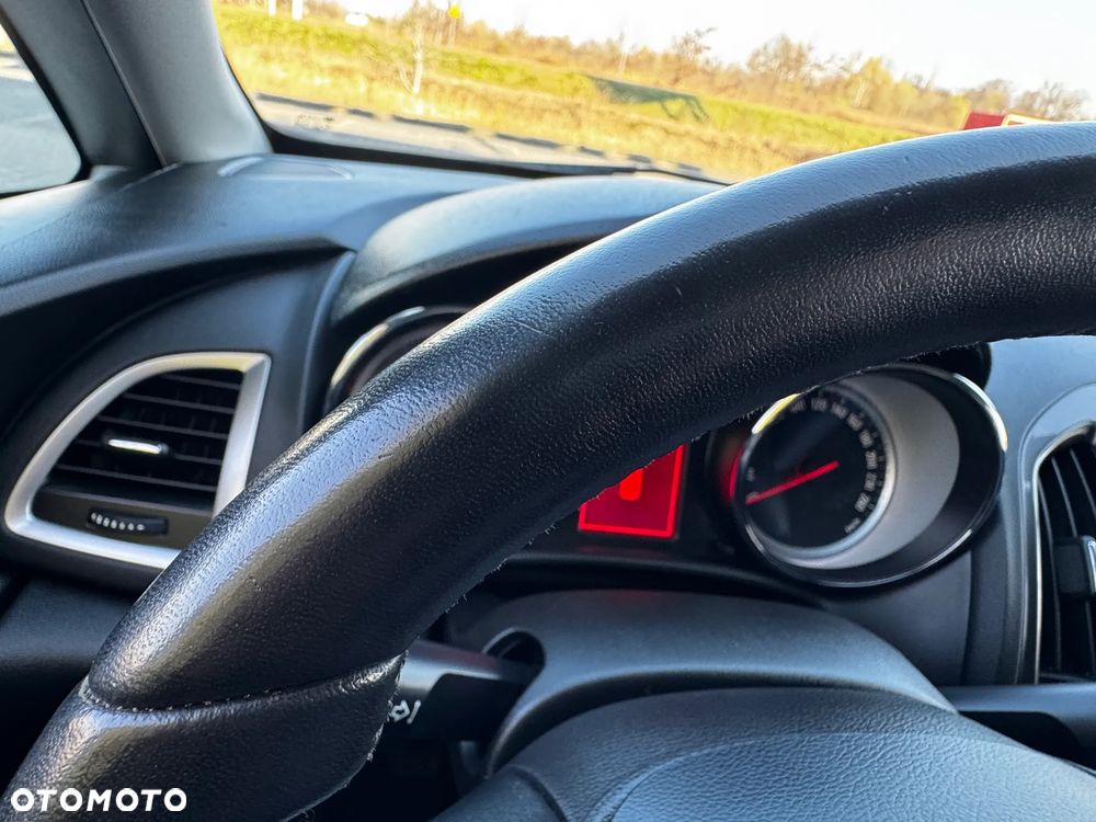 Opel Astra 1.4 Turbo Cosmo - 23
