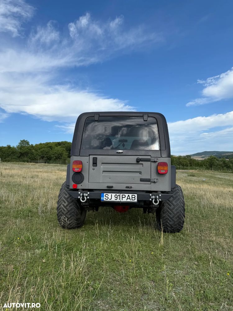 Jeep Wrangler - 6