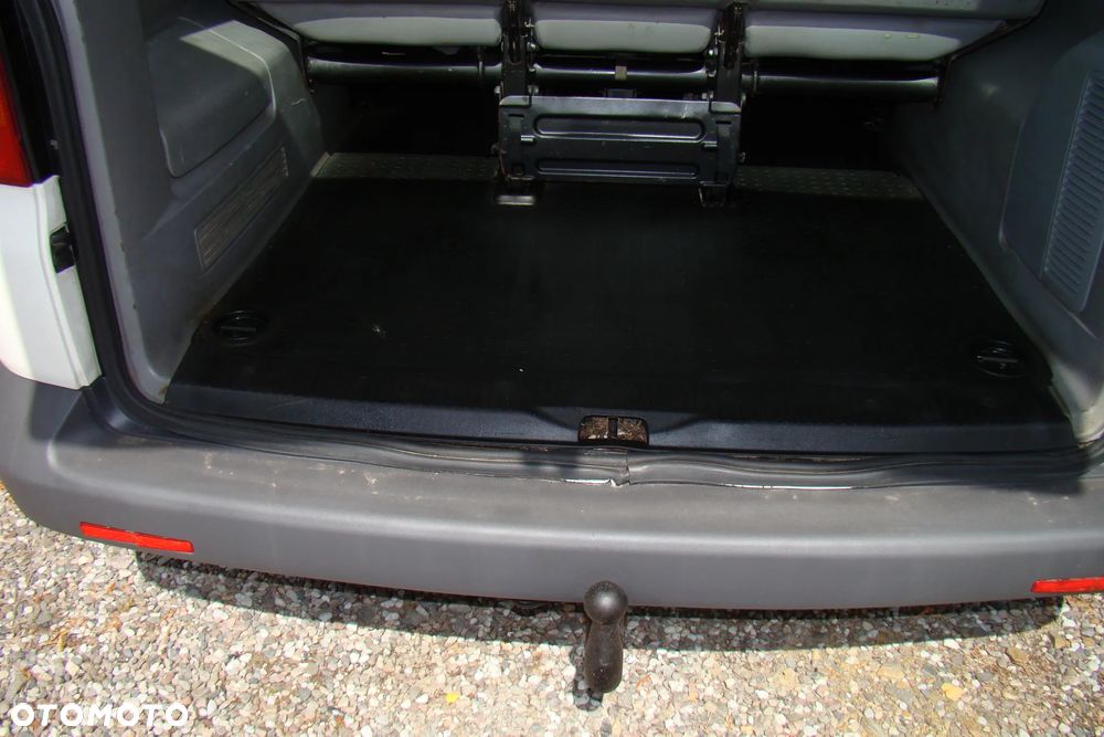 Volkswagen Caravelle L1 - 12