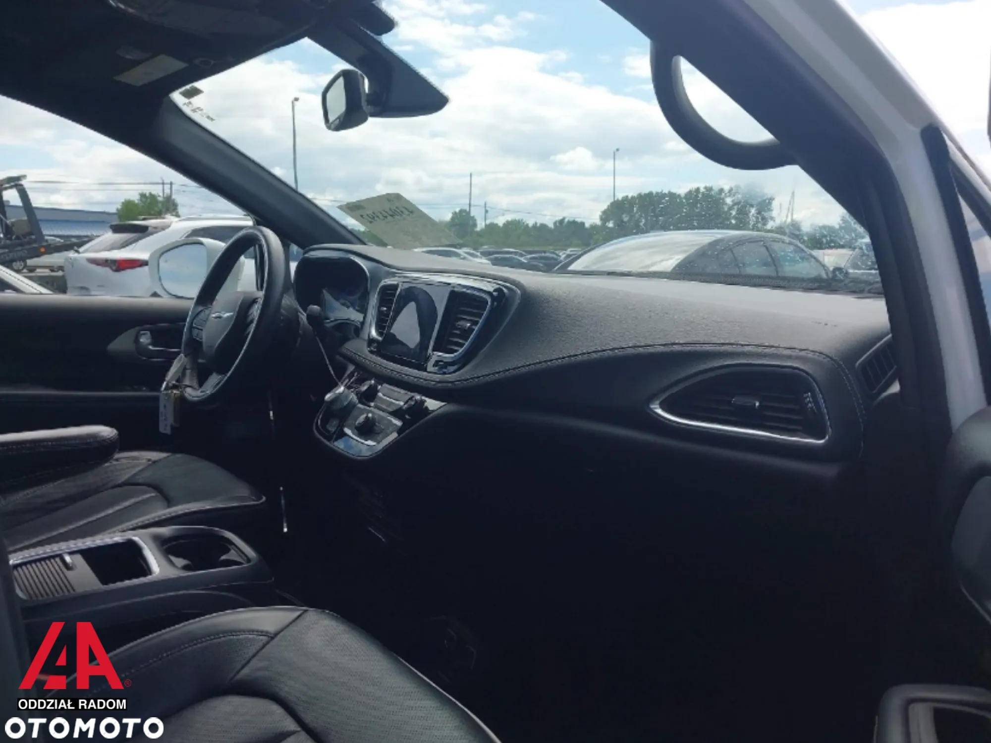 Chrysler Pacifica - 10