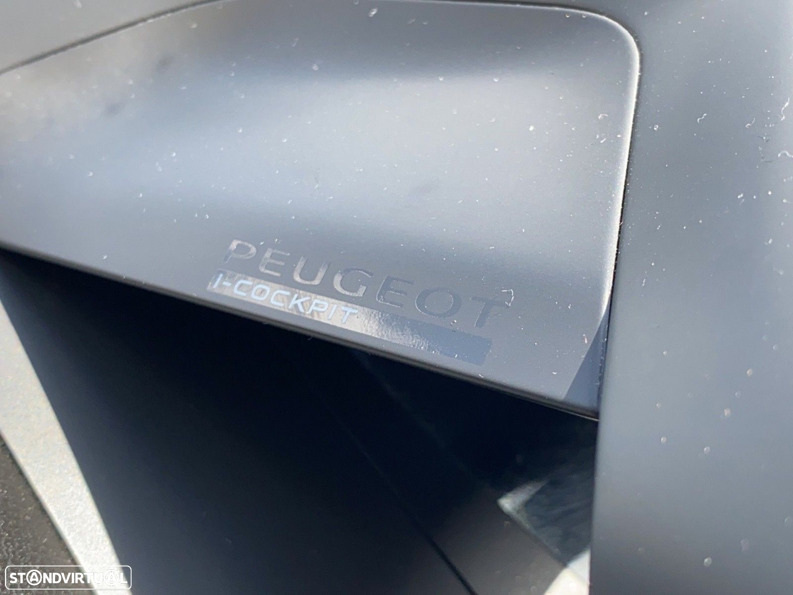 Peugeot 2008 PureTech 130 EAT8 GT - 13