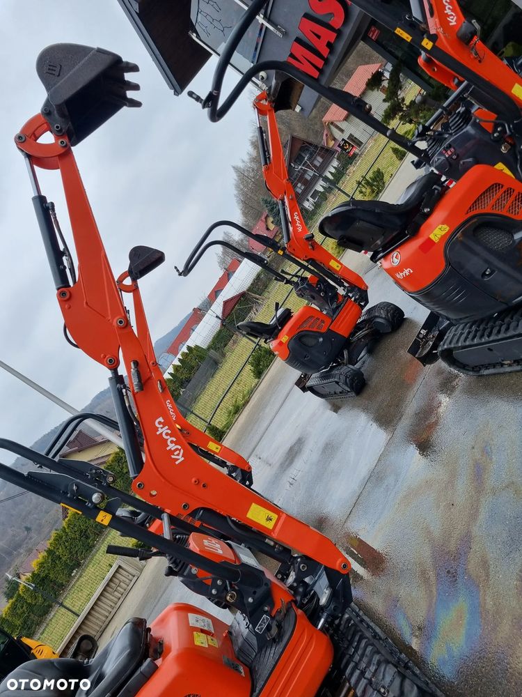 Kubota U10 Minikoparka Japońska 1.1tony. HURT! z Norwegii każda sztuka IGŁA! Zero śladów zużycia ładny stan gąsienic. Rok od 2015 do 2019. Jedna cena! Silnik 3 cylindry. Minikoparki sprowadzone z Norwegii. Rozsuwane Podwozia. Szybka Wolna jazda. Wyjscia dodatkowe na młot lub wiertnice. Serwisowane w DEKRA. Okazja do wyczerpania zapasów!  Zero luzów czy wycieków. Maszyny Pochodzą z dużej szkółki roślinnej. Potężna moc. Wersja Norweska - 12