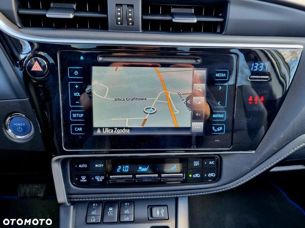 Toyota Auris Hybrid 135 Premium - 18