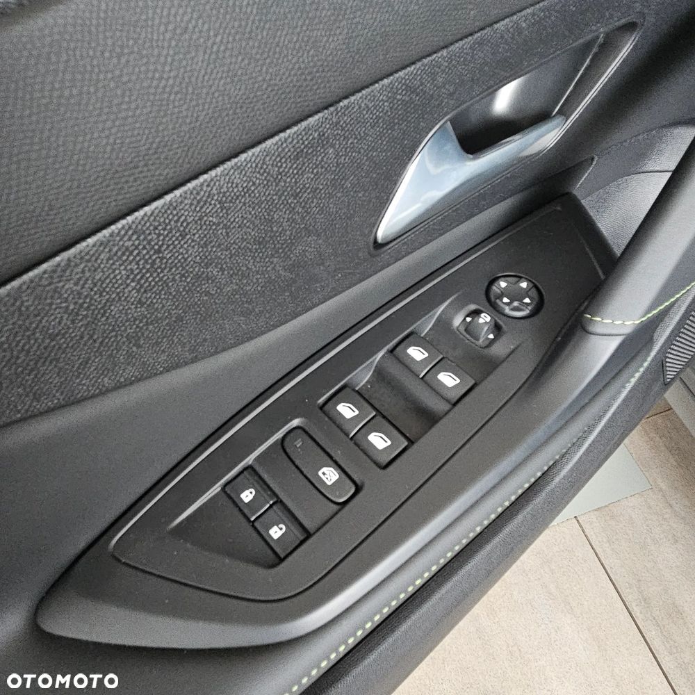 Peugeot 308 1.2 PureTech GT S&S EAT8 - 14