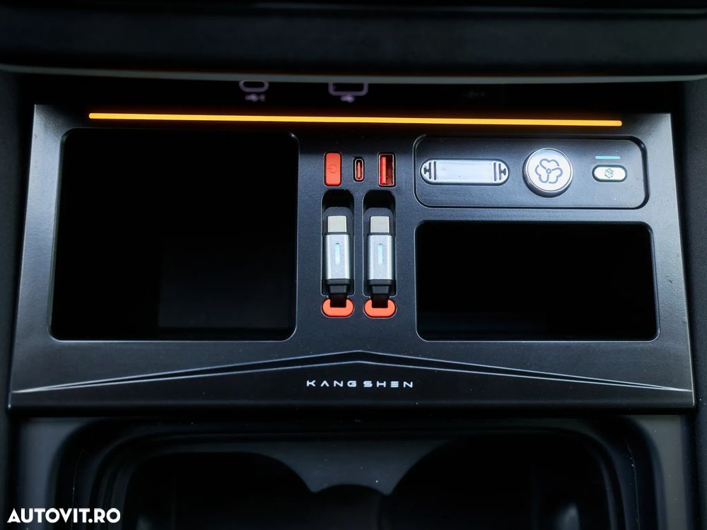 Land Rover Defender 110 2.0L D240 S - 30