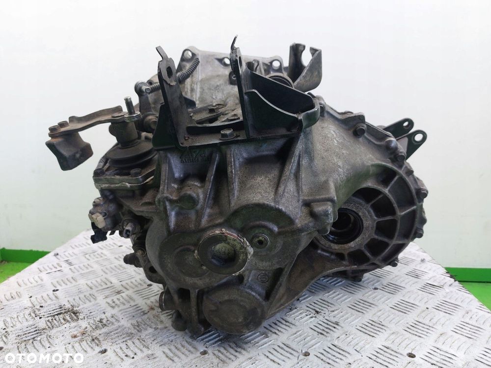 Skrzynia biegów Manualna 6B Toyota Avensis  II T25 2003-2006 2.0 D4D MTM - 4