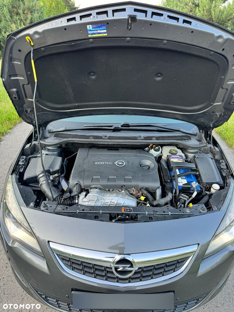 Opel Astra IV 2.0 CDTI Cosmo - 9