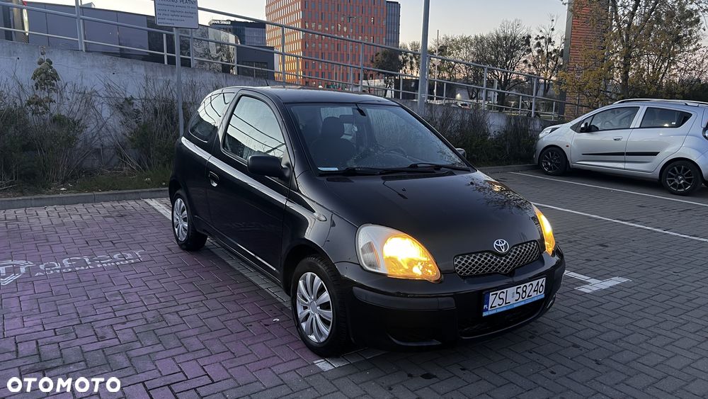 Toyota Yaris 1.0 - 4