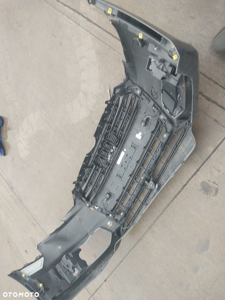 Audi A4 Limousine - 14