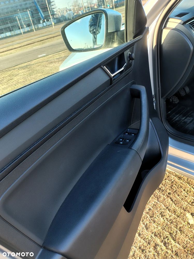 Skoda RAPID 1.0 TSI Active - 19