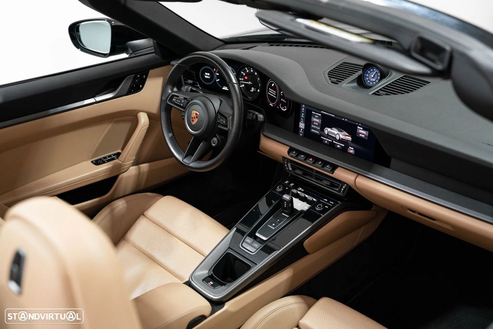 Porsche 911 (992) Carrera 4S Cabriolet PDK - 24