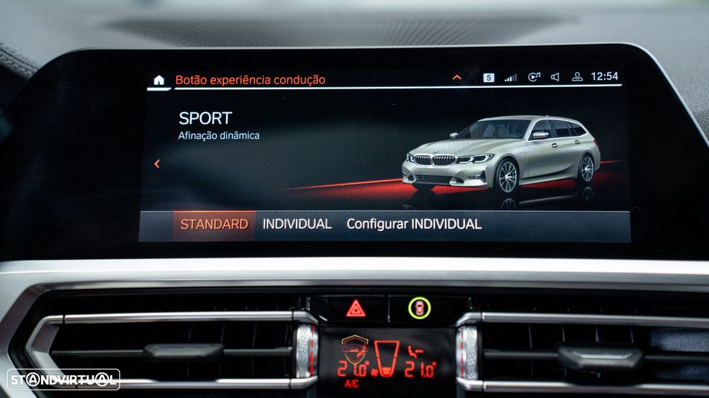 BMW 320 e Touring Line Luxury Auto - 30