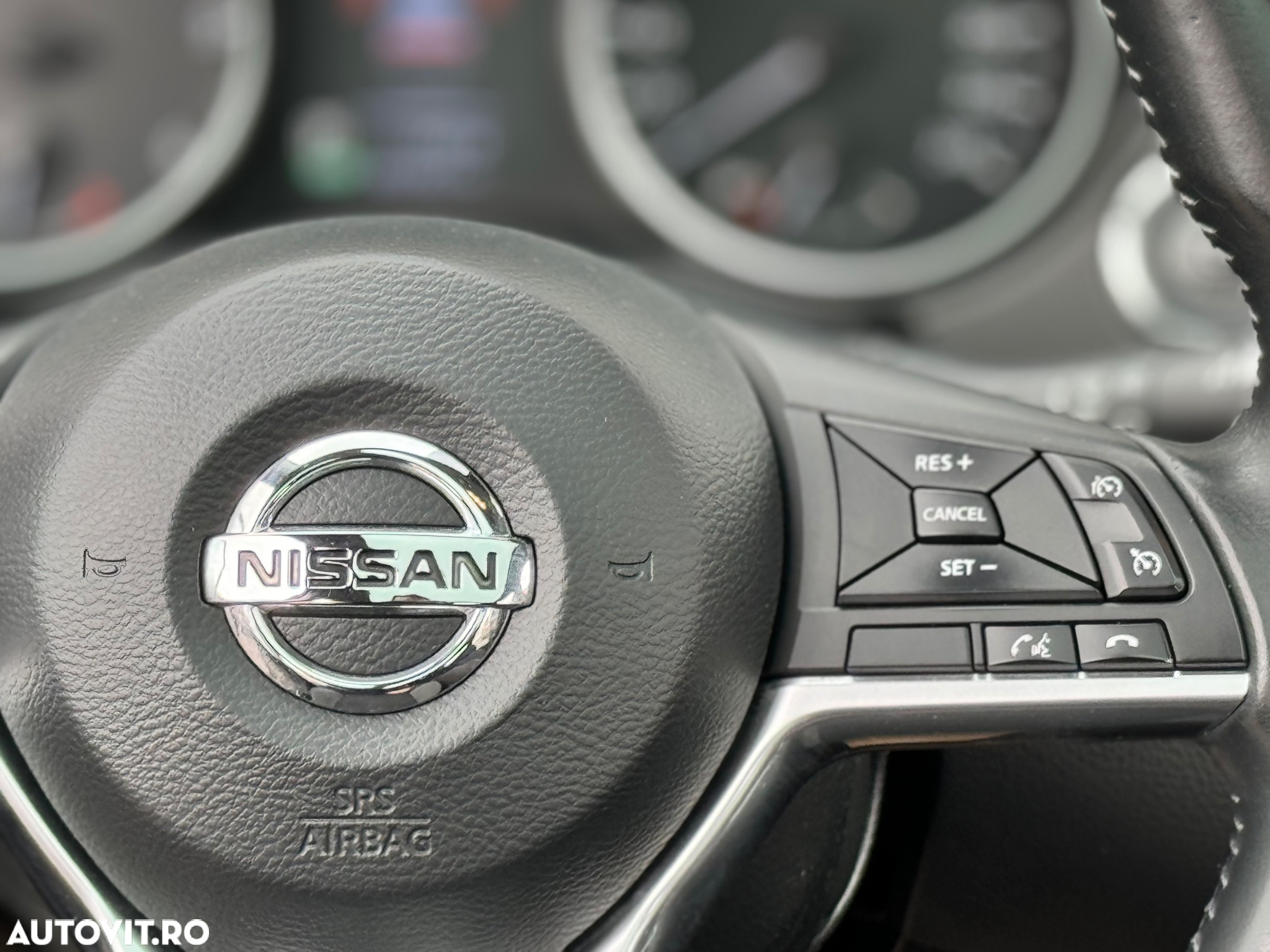 Nissan Qashqai 1.6 DCI Xtronic TEKNA - 28