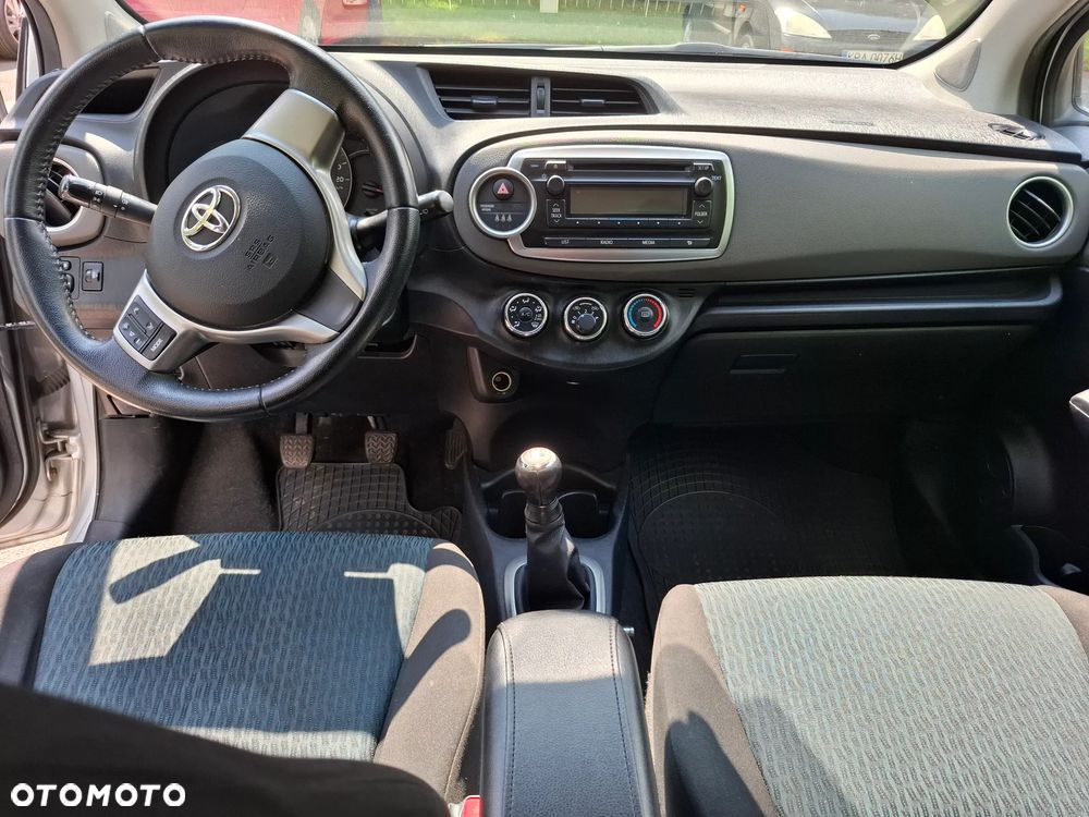 Toyota Yaris - 15