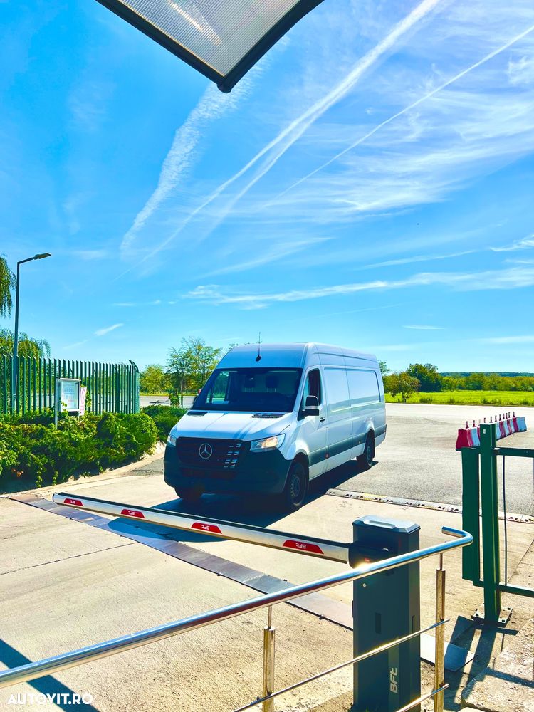 Mercedes-Benz Sprinter - 1