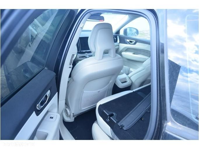 Volvo XC 60 D4 AWD Momentum - 14