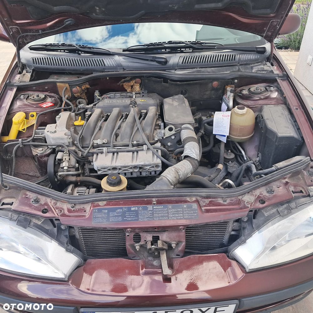 Renault Megane 1.6 - 12