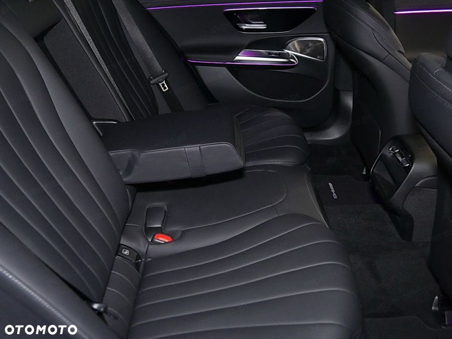 Mercedes-Benz Klasa E 220 d mHEV 4-Matic AMG 9G-Tronic - 19