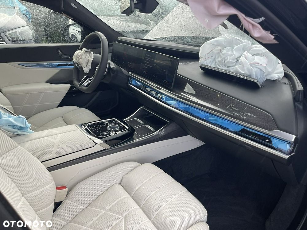 BMW Seria 7 740d xDrive mHEV Nero Lusso Edition sport - 11