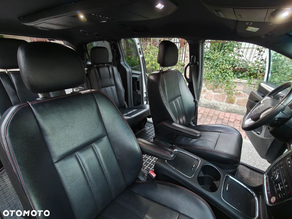 Dodge Grand Caravan 3.6 R/T - 16