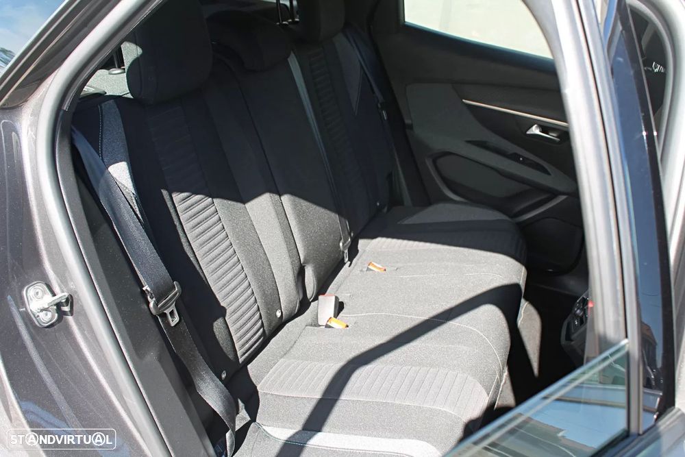 Peugeot 3008 1.6 Hybrid Active Pack e-EAT8 — fotografia 19