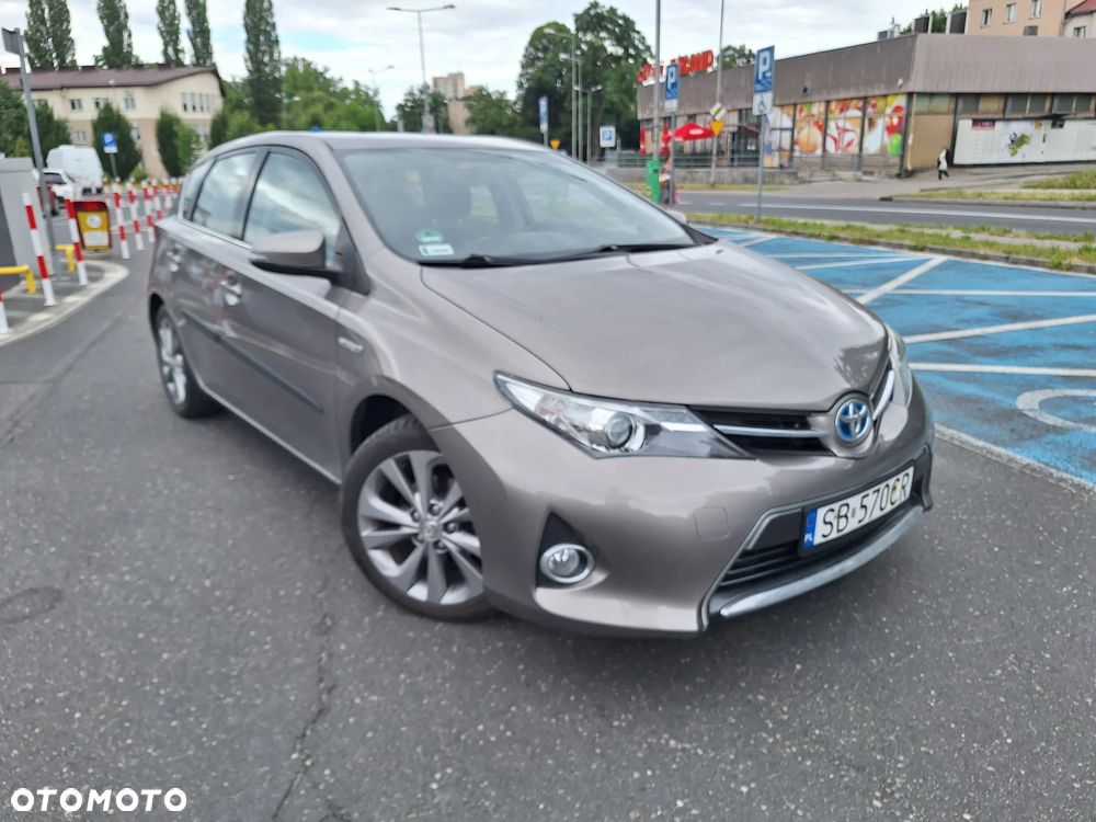 Toyota Auris 1.8 HSD Luna - 1