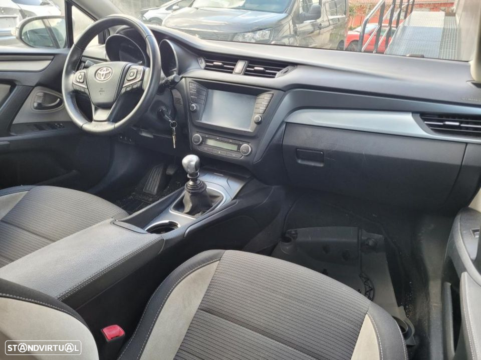 Toyota Avensis Sw 2019 D4d para peças - 3