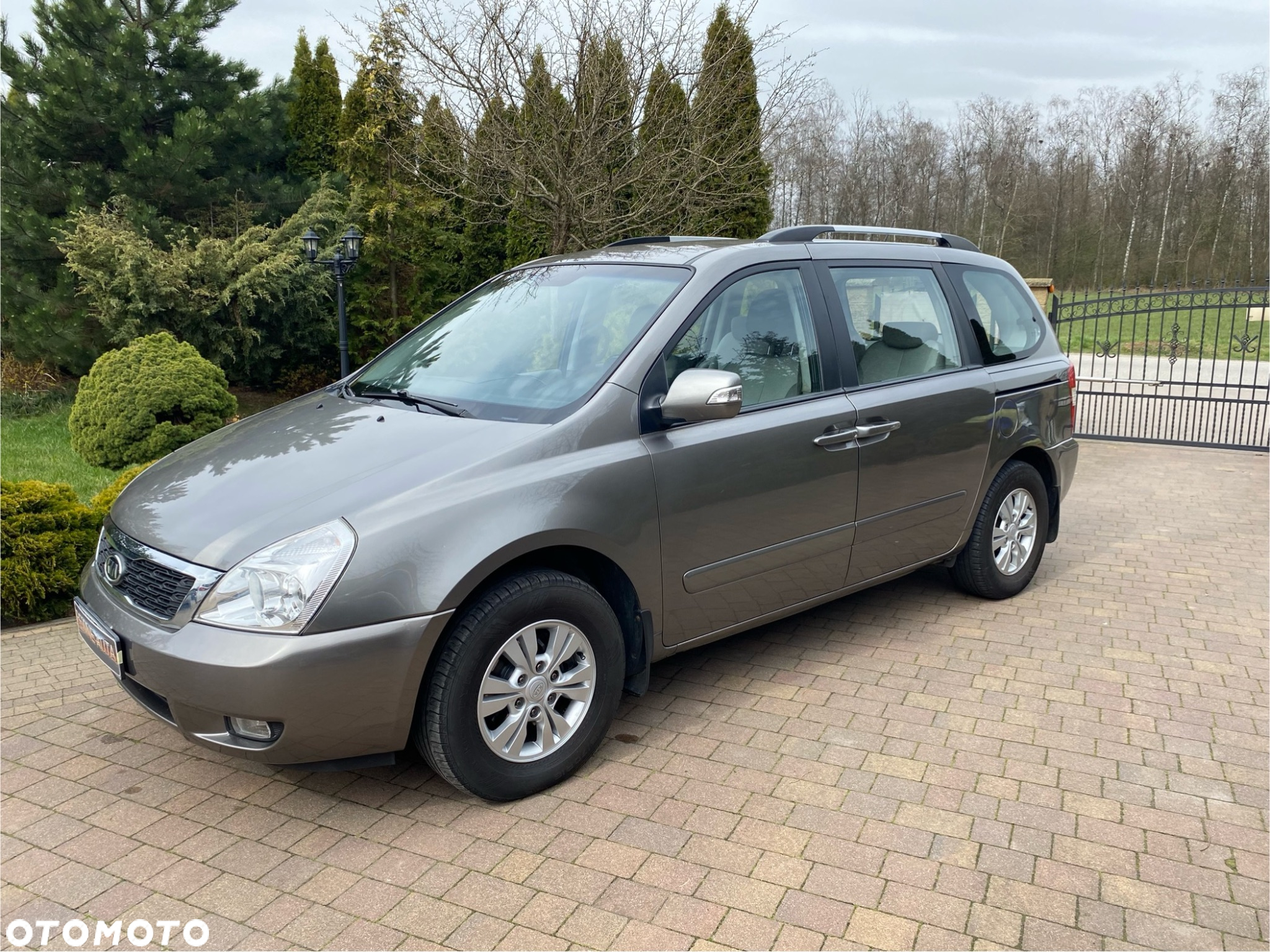 Kia Carnival 2.2 CRDi Voyage - 4