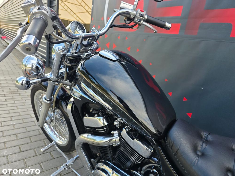 Suzuki Intruder - 9